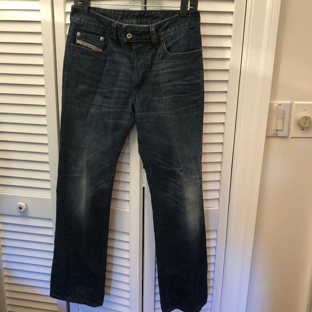Diesel men lightly distressed jeans, fly buttons, 30 - Picture 1 of 11